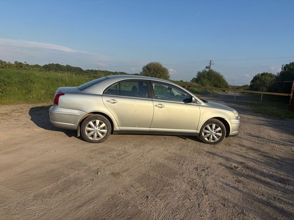 Toyota Avensis Saloon, Petrol, 2008, Silver