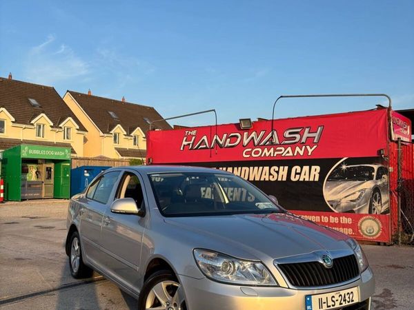 Skoda Octavia Hatchback, Diesel, 2011, Silver