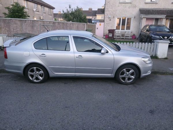 Skoda Octavia Saloon, Diesel, 2011, Silver