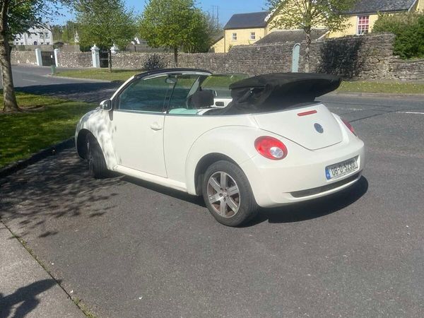 Volkswagen Beetle Convertible, Petrol, 2008, White