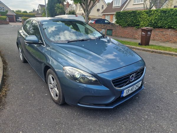 Volvo V40 Hatchback, Diesel, 2013, Blue