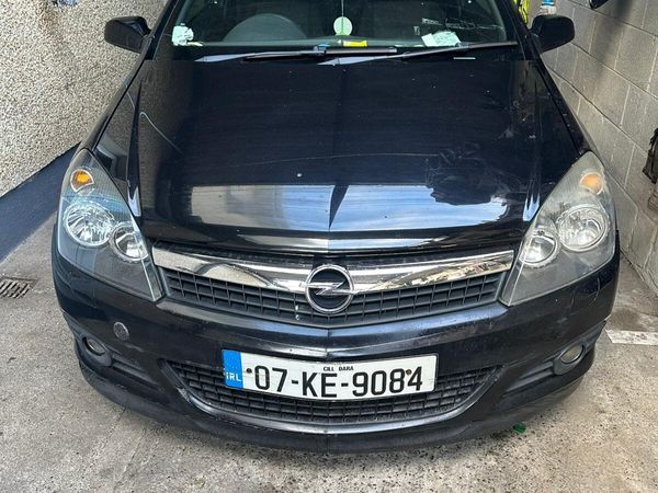 Opel Astra Hatchback, Petrol, 2007, Black