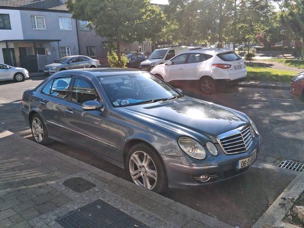 Mercedes-Benz E-Class Saloon, Diesel, 2006, Blue