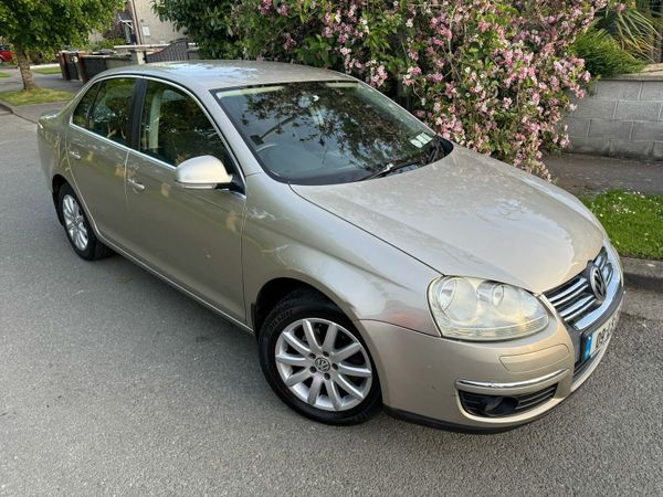 Volkswagen Golf Hatchback, Diesel, 2010, Silver