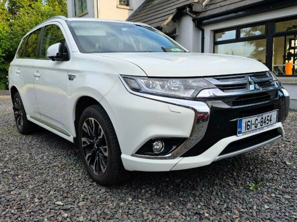Mitsubishi Outlander SUV, Petrol Plug-in Hybrid, 2016, White