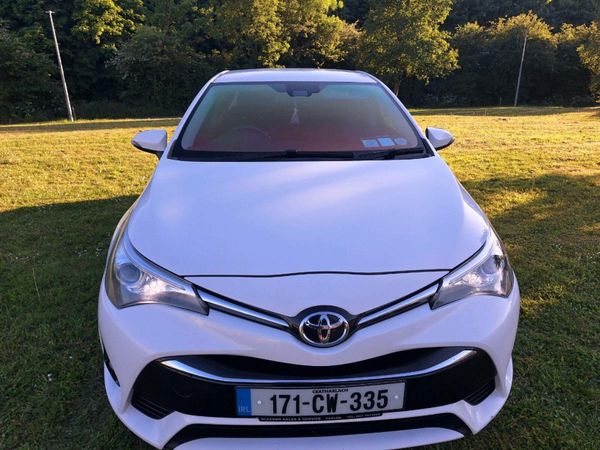 Toyota Avensis Saloon, Diesel, 2017, White