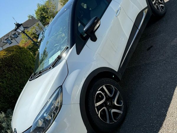 Renault Captur Hatchback, Diesel, 2019, White