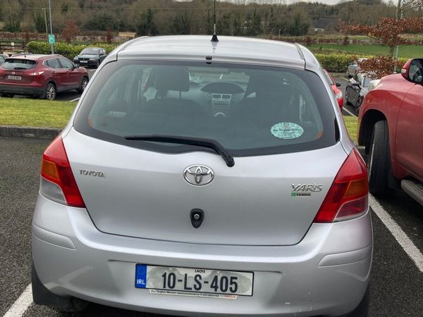 Toyota Yaris Hatchback, Petrol, 2010, Silver