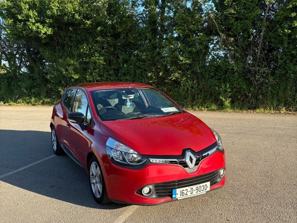 Renault Clio Hatchback, Petrol, 2016, Red