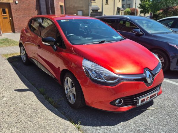 Renault Clio Hatchback, Petrol, 2016, Red
