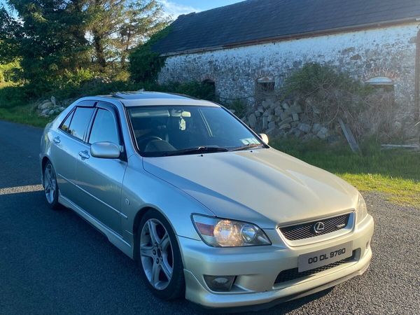 Lexus IS Saloon, Petrol, 2000, Silver