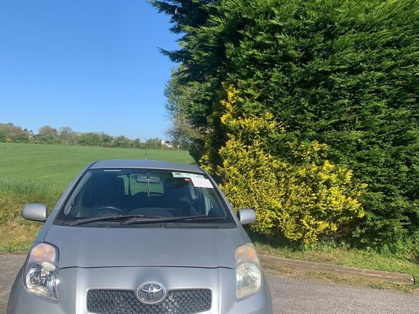 Toyota Yaris Hatchback, Petrol, 2008, Silver
