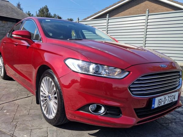Ford Mondeo Hatchback, Diesel, 2016, Red