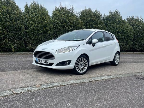 Ford Fiesta Hatchback, Petrol, 2014, White