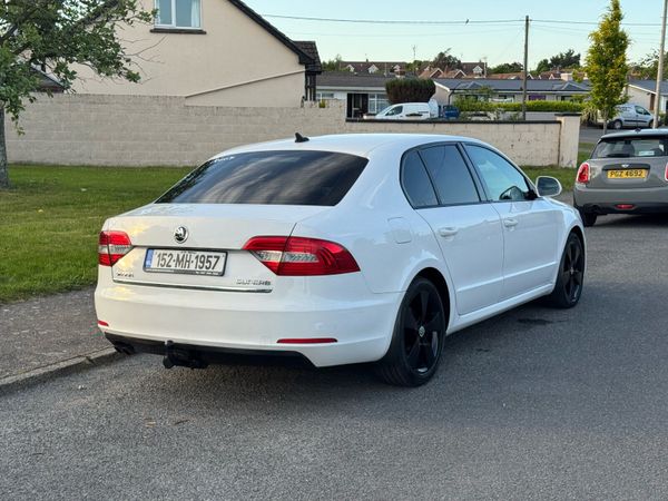 Skoda Superb Hatchback, Diesel, 2015, White