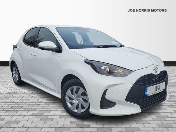 Toyota Yaris Hatchback, Petrol, 2021, White