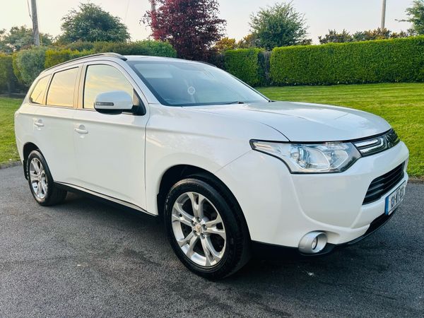 Mitsubishi Outlander SUV, Diesel, 2013, White