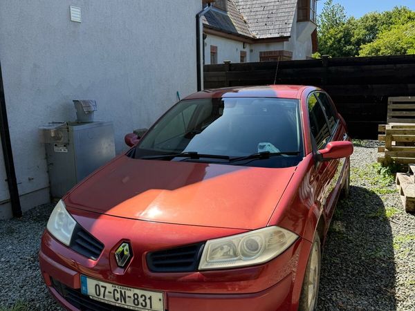 Renault Megane Saloon, Petrol, 2007, Red