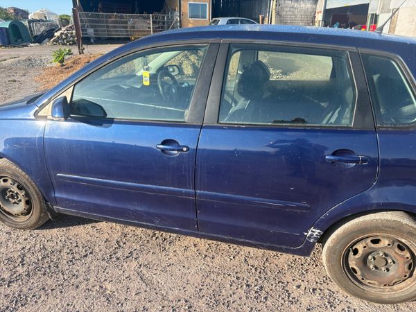 Volkswagen Polo Hatchback, Petrol, 2008, Blue