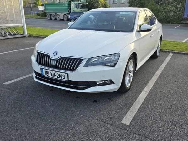 Skoda Superb Hatchback, Diesel, 2018, White