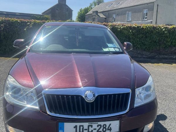 Skoda Octavia Hatchback, Diesel, 2010, Red