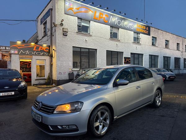 Volkswagen Passat Saloon, Diesel, 2011, Silver