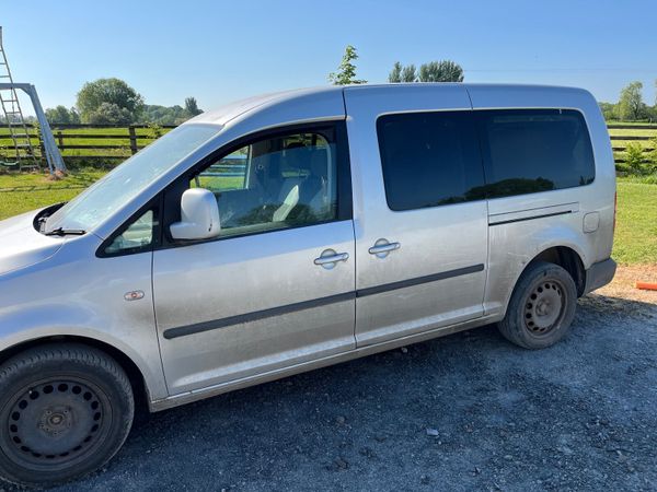Volkswagen Caddy Maxi Life MPV, Diesel, 2011, Silver