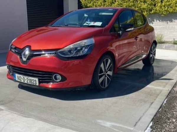 Renault Clio Hatchback, Diesel, 2014, Red