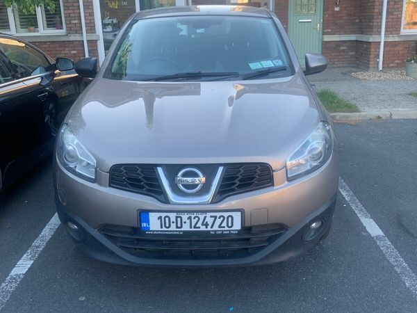 Nissan Qashqai Hatchback, Diesel, 2010, Beige