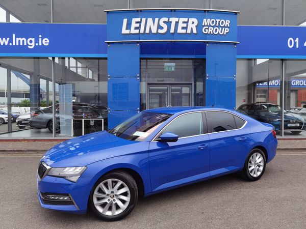 Skoda Superb Hatchback, Petrol Plug-in Hybrid, 2020, Blue