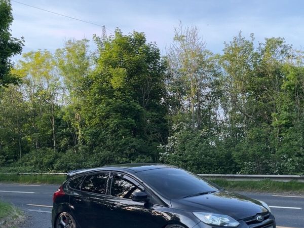 Ford Focus Hatchback, Diesel, 2012, Black