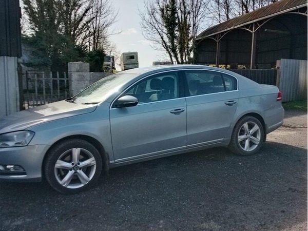 Volkswagen Passat Saloon, Diesel, 2012, Grey