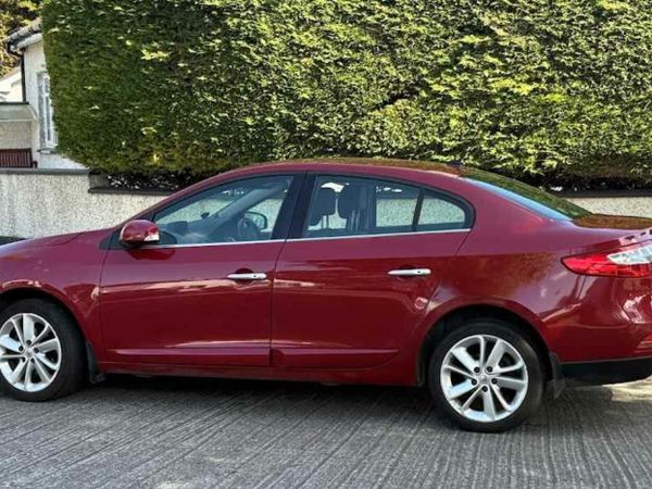 Renault Fluence Saloon, Diesel, 2014, Red