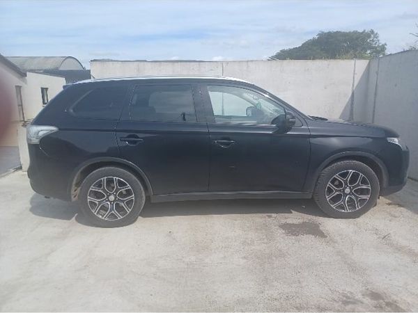 Mitsubishi Outlander SUV, Diesel, 2015, Black
