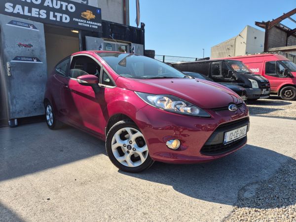 Ford Fiesta Hatchback, Petrol, 2012, Red