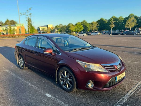 Toyota Avensis Saloon, Diesel, 2012, Red