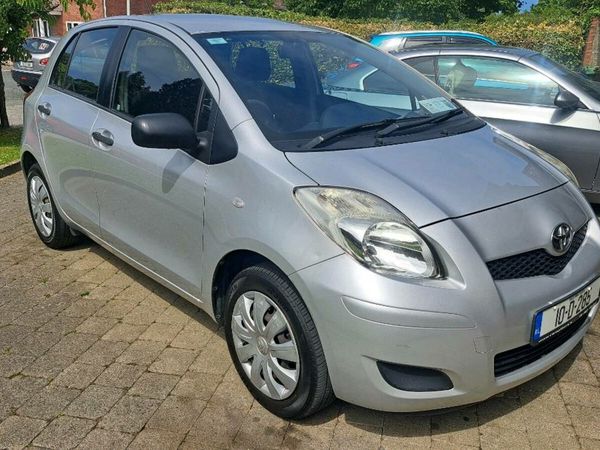 Toyota Yaris Hatchback, Petrol, 2010, Silver