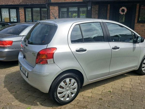 Toyota Yaris Hatchback, Petrol, 2010, Silver