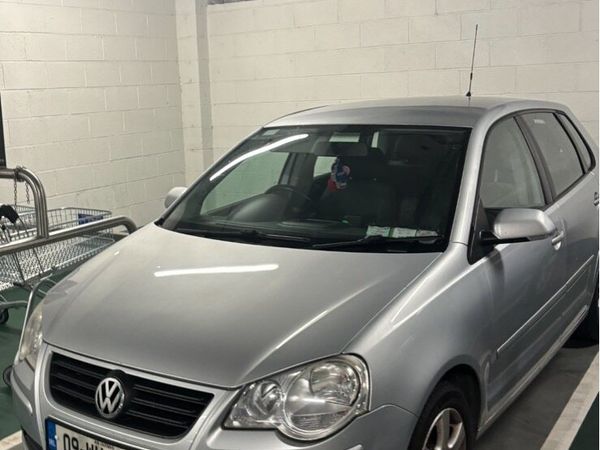 Volkswagen Polo Hatchback, Petrol, 2009, Silver
