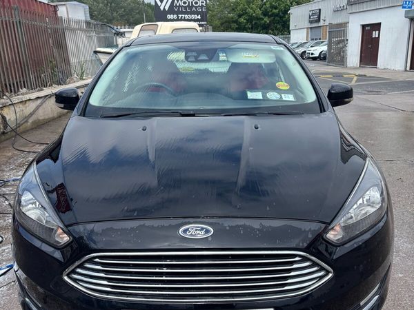 Ford Focus Hatchback, Petrol, 2016, Black