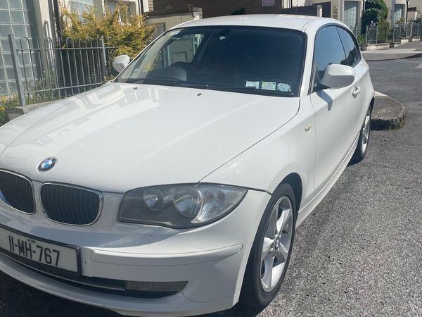 BMW 1-Series Hatchback, Diesel, 2011, White