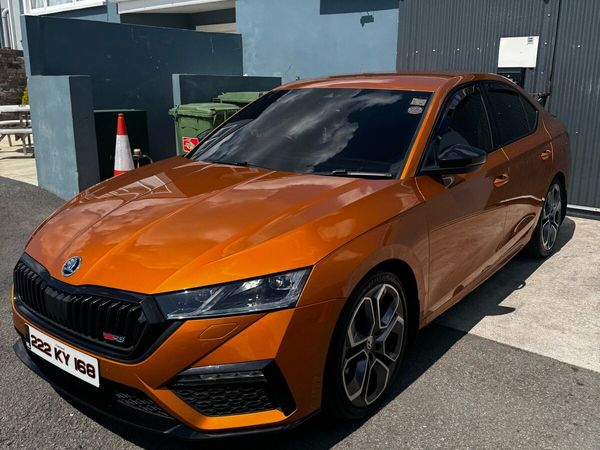 Skoda Octavia Saloon, Diesel, 2022, Orange