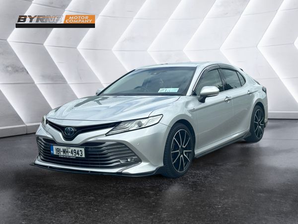Toyota Camry Saloon, Petrol Hybrid, 2018, Silver