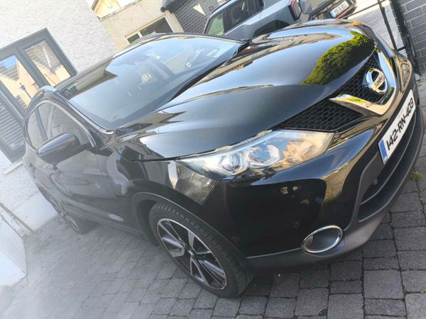 Nissan Qashqai Hatchback, Diesel, 2014, Black