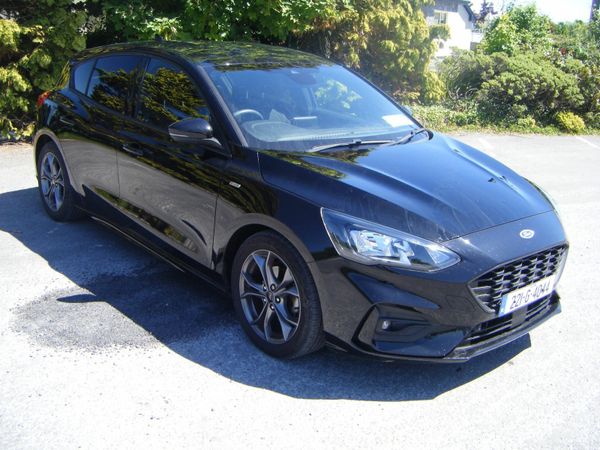 Ford Focus Hatchback, Diesel, 2022, Black