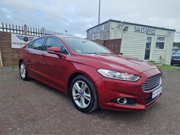 Ford Mondeo Hatchback, Diesel, 2015, Red