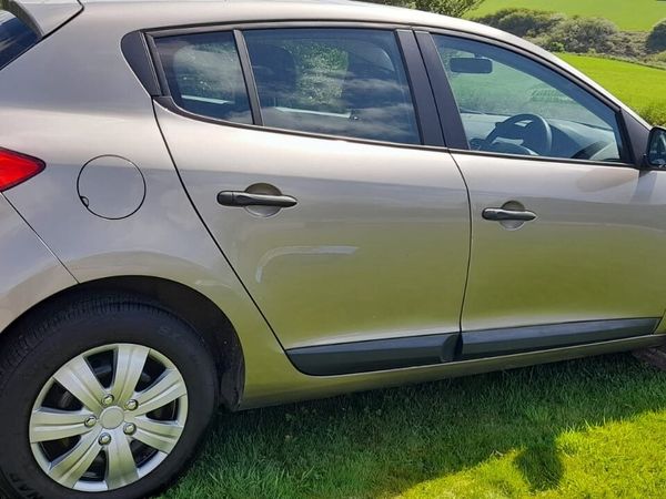 Renault Megane Hatchback, Diesel, 2012, Gold