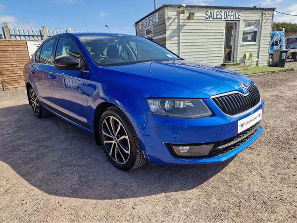Skoda Octavia Hatchback, Diesel, 2017, Blue