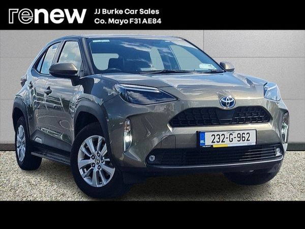 Toyota Yaris Cross Hatchback, Petrol Hybrid, 2023, Green