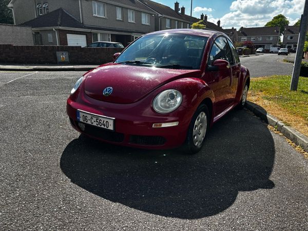 Volkswagen Beetle Hatchback, Petrol, 2006, Red